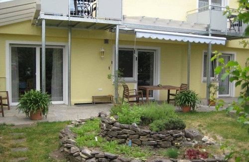 Sommerhausen Apartment | Großzügiges familiäres App. "Weinstock" (100m2) für bis zu 5 Personen