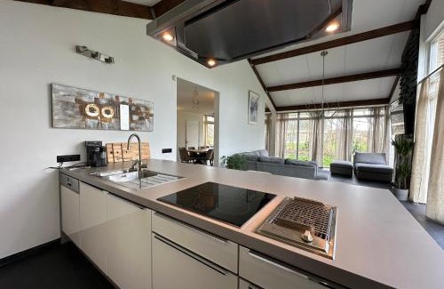 Zeewolde Villa | Groot vakantiehuis nabij Amsterdam inclusief jacuzzi