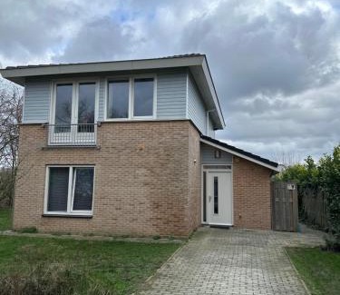 Zeewolde Villa | Groot vakantiehuis nabij Amsterdam inclusief jacuzzi