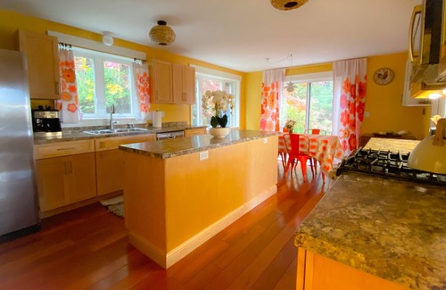 Amherst House | Groovy 1970's home in the country Totally Amazing!