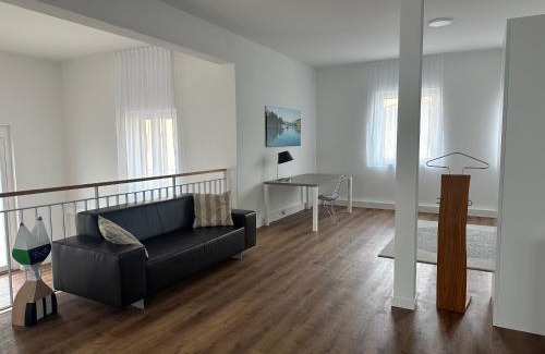Seengen Apartment | Grosse Einzimmerwohnung/Büro/Showroom