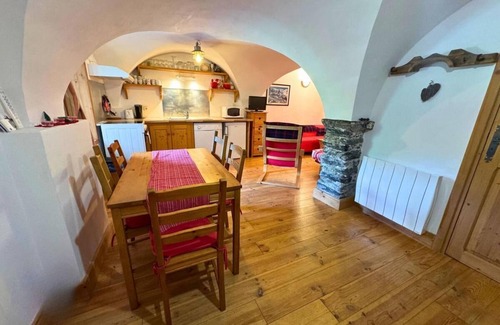 Villarabout Apartment | Ground floor, view mountain, tv, ski locker, 50m², Saint Martin de Belleville