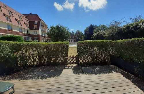 Condette Apartment | Ground floor apartment with terrace & heated pool