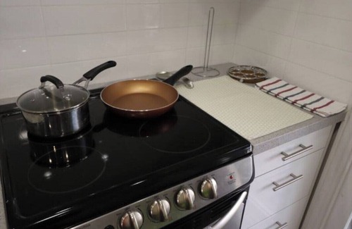 Thornhill Apartment | Ground floor 2 bedroom with backyard good layout