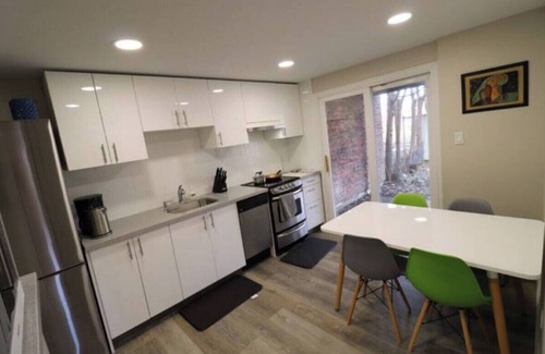 Thornhill Apartment | Ground floor 2 bedroom with backyard good layout