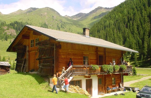 Innervillgraten Cabin | Ground Floor Apartment at House Gutwenger