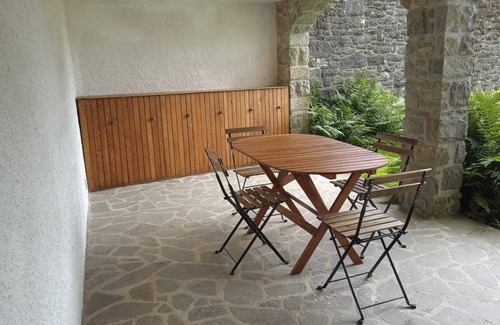 Vidiciatico House | Ground floor apartment with garden and porch
