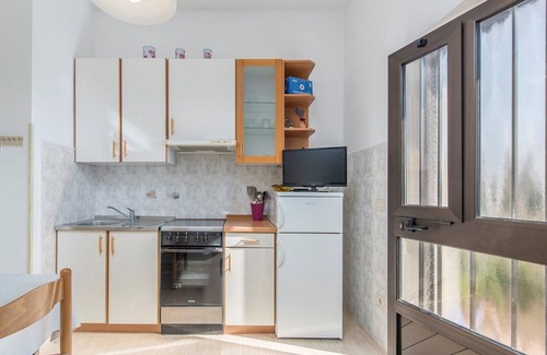 Lovrecica Apartment | Ground floor Apartment Orzan I with terrace near to the Beach