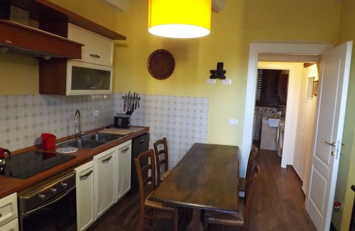 Scansano Apartment | Ground floor apartment with terrace in town centre