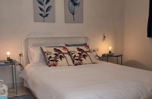 San Tumas Apartment | Ground floor apartment 3 min walk from the sea