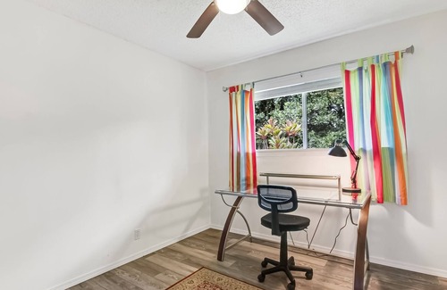 Kapoho House | Ground-floor dog-friendly home with patio, gazebo, washer/dryer, & garden views