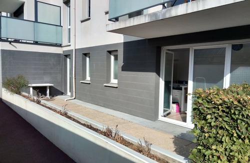 Le Petit-Quevilly Apartment | Ground floor apartment with terrace 10min from the hypercentre