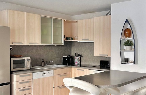 Le Grau-Du-Roi Apartment | Ground-floor marina with harbor view + dock