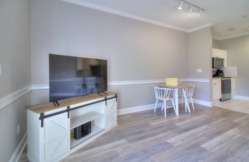 Central Myrtle Beach Condo | Ground-Floor Pool View Condo | Near Beach, Golf, Intracoastal Waterway & Broadway at the Beach