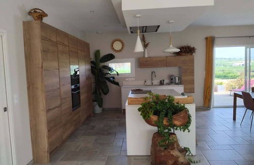 Abeilhan Villa | GROUND FLOOR VILLA/APARTMENT WITH PRIVATE POOL