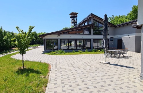 Novi Grad Sarajevo Apartment | Ground floor with 3 bedrooms and shared pool