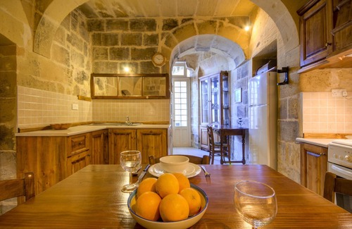 Santa Lucija Villa | Group Accommodation: Sleeping up to 22 Persons!