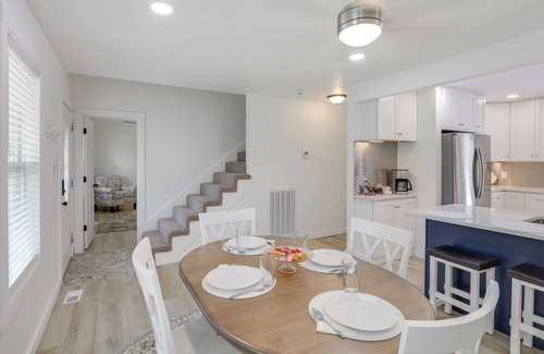Fayetteville House | Group Getaway: Lakefront Retreat in Fayetteville!