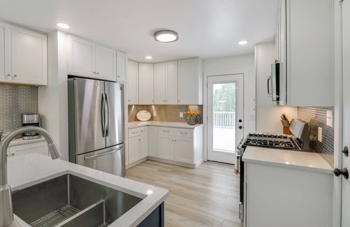 Fayetteville House | Group Getaway: Lakefront Retreat in Fayetteville!
