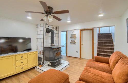 Circleville House | Group Getaway with Mtn Views Home in Circleville!