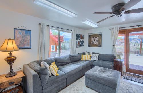 Circleville House | Group Getaway with Mtn Views Home in Circleville!
