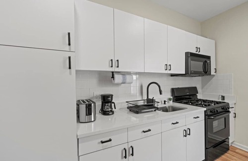 North Bergen Apartment | Group Retreat 15Min > NYC, MetLife, Mall + Parking