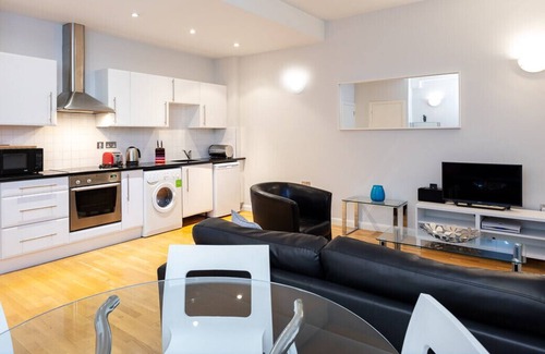 Queenhithe Apartment | Groveland Court Residence VIII