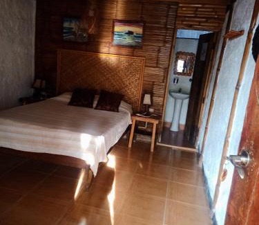 Mancora Bed & Breakfast | Guacamayo Rooms & Bungalows