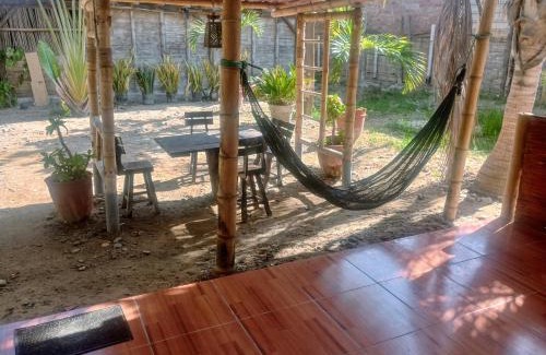 Mancora Bed & Breakfast | Guacamayo Rooms & Bungalows