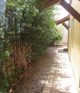 Centro Comercial Apartment | Guaiamu Suítes Ilhabela