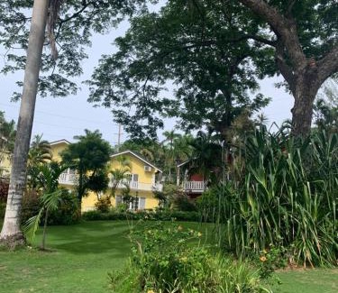 Montego Bay Apartment | Guango Grove Cozy Corner