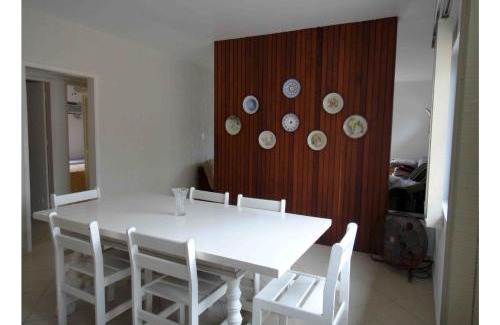 Jardim Belmar Apartment | Guarujá, apartamento a 100 metros da praia da enseada.