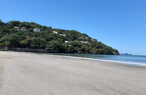 Asturias Apartment | GUARUJÁ ASTURIAS, LAZER COMPLETO, AR CONDICIONADO E VARANDA GOURMET