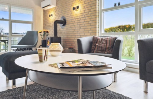 Bøjden House | "Gudrun" - 250m from the sea by Interhome
