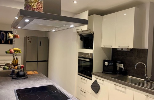 Region Hannover District Apartment | Guest apartment in Burgwedel City, for business and family, 6 persons