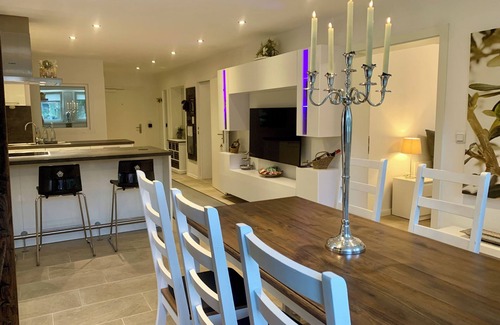 Region Hannover District Apartment | Guest apartment in Burgwedel City, for business and family, 6 persons