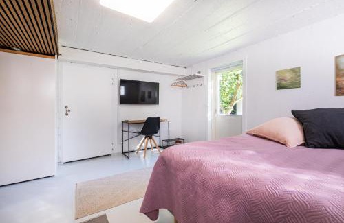 Pohjoinen Suurpiiri Apartment | Guest apartment with authentic Finnish wooden sauna, 10 min drive from the airport