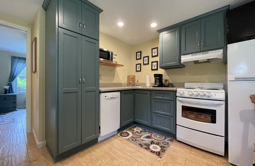 Tryon Cabin | Guest Cabin at Good Earth Farm - 12 mins to TIEC