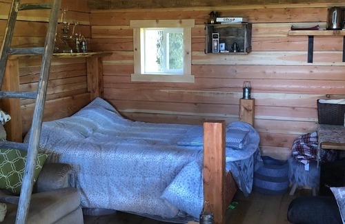Regional District of Fraser-Fort George Cabin | Guest cabin on quiet lake