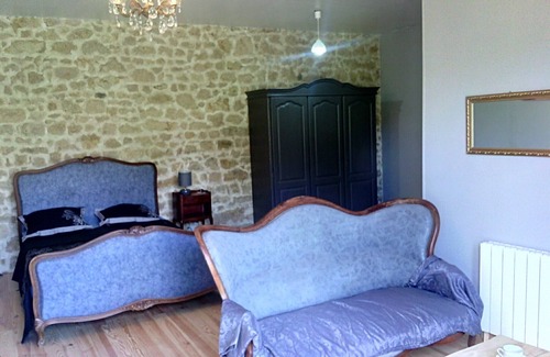 Saint-Seurin-de-Cadourne House | GUEST ROOM THE CHARLOTTE CADOURNAISE