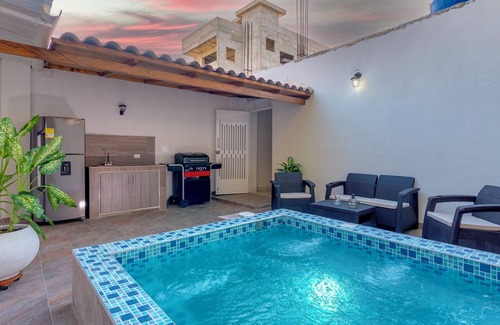 Cartagena District Villa | Guest friendly 7 bedroom House great Location