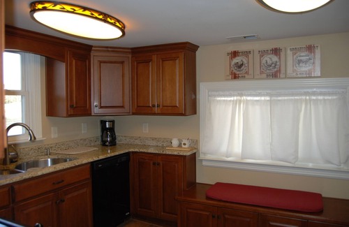 Springfield House | Guest home on 100 acre ranch out in the country but minutes from Nashville, TN