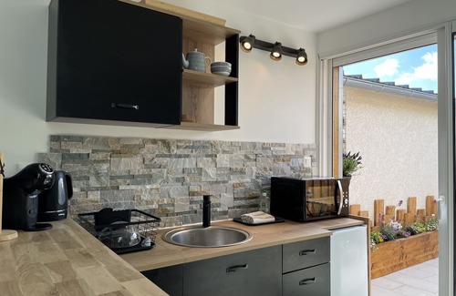 Bouafles Apartment | Guest Housse with a terrace