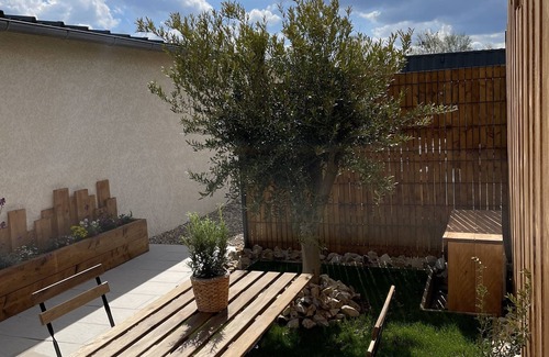 Bouafles Apartment | Guest Housse with a terrace