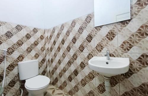 Pekalongan House | Guest House AA Syariah by Hello Room
