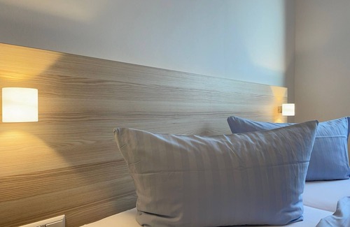 Pasewalk Bed & Breakfast | Guest house apartment 107 - Lokschuppen Pasewalk- Guest houses with double rooms, single rooms and