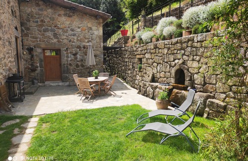 Juvinas House | Guest house "between river and nature