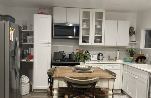 Leucadia Cottage | Guest house close to beach