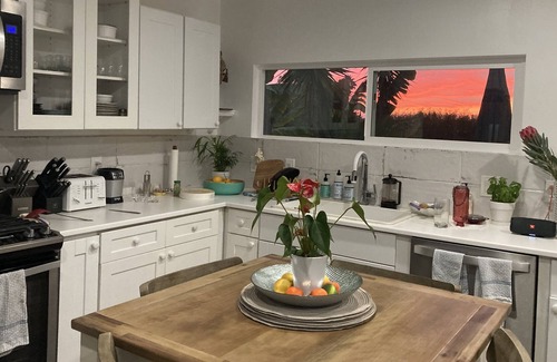 Leucadia Cottage | Guest house close to beach