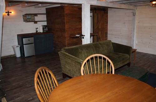 South Bend House | Guest house crash pad a mile from Notre Dame